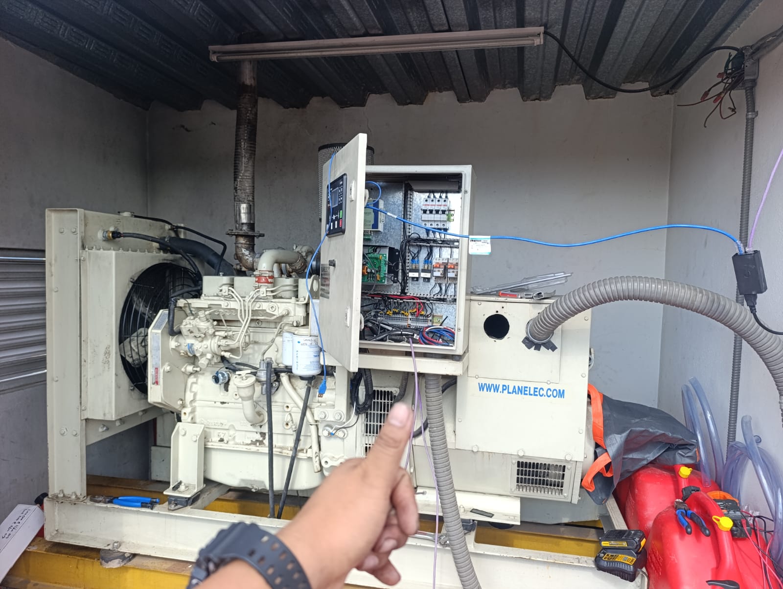 Mantenimiento en planta de emergencia